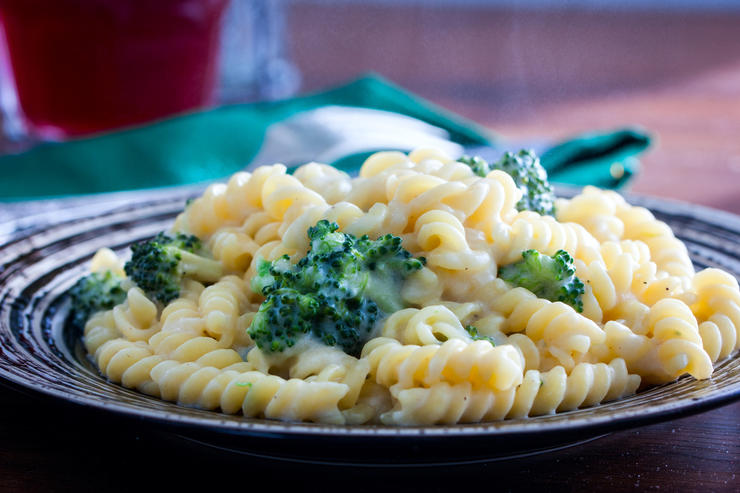 Fold Veggies Into Mac And Cheese