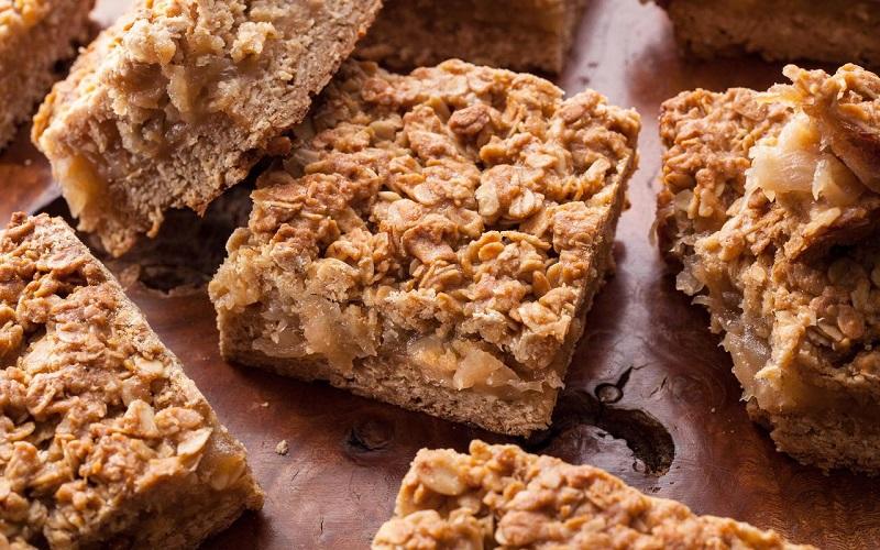 Apple Oatmeal Bars