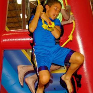 Kids Ninja Warrior Rope Swing