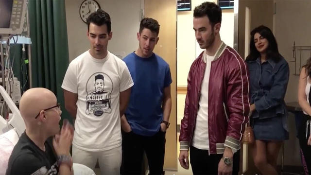 0902-social-jonasbrotherssurprisefan-1925101-640x360.jpg
