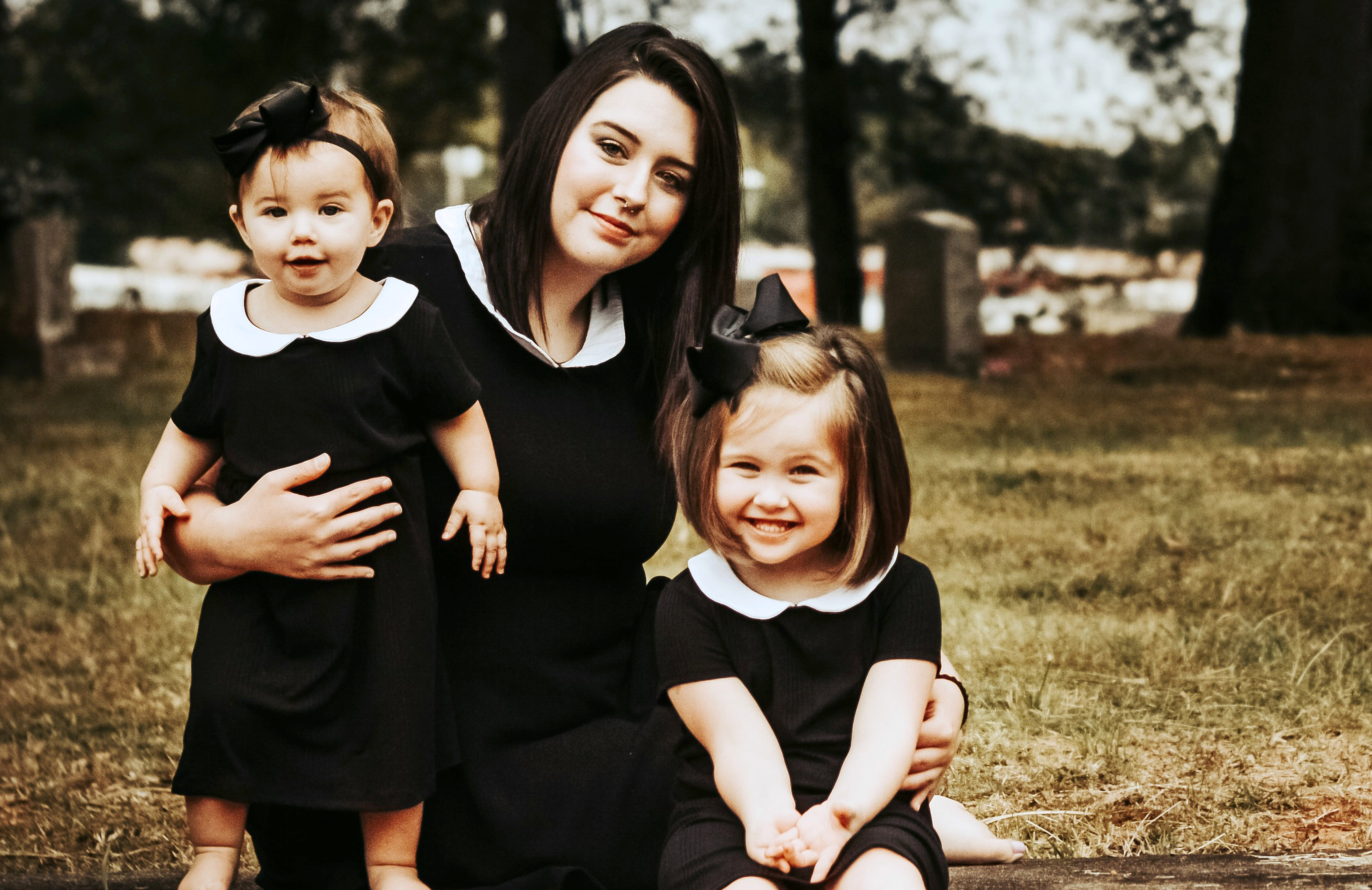  The happy family, Carlee with her two kids, October and Coraline