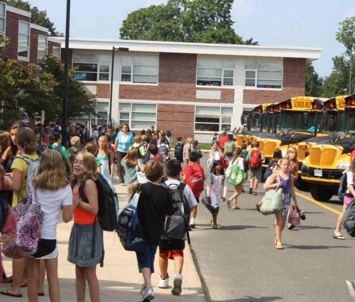 New Canaan parents say grade schoolers need sleep too – New Canaan Advertiser