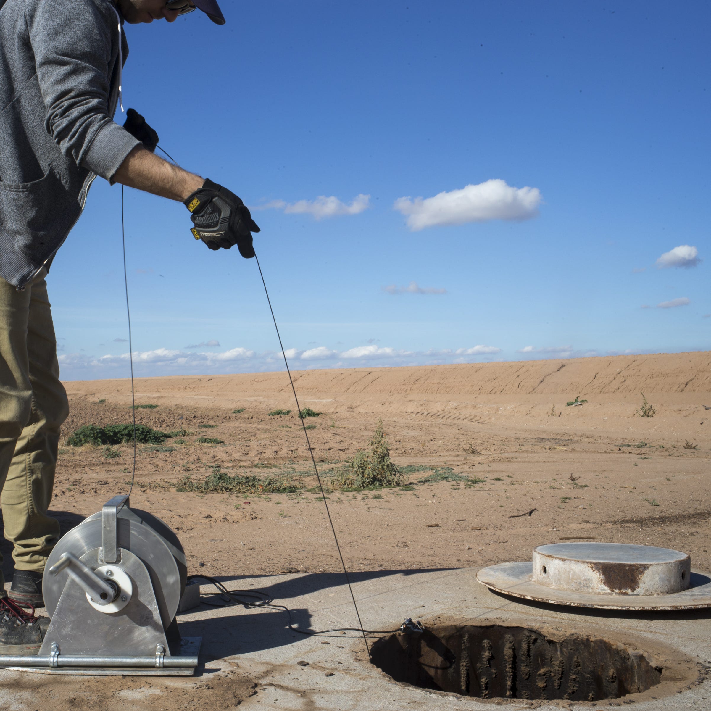 As developers built homes, Arizona groundwater levels fell. It can't continue, report says
