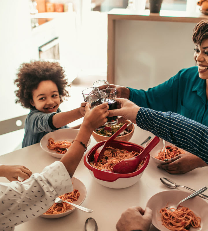 Family meals: Challenging the importance of eating together Monash Lens – Monash Lens