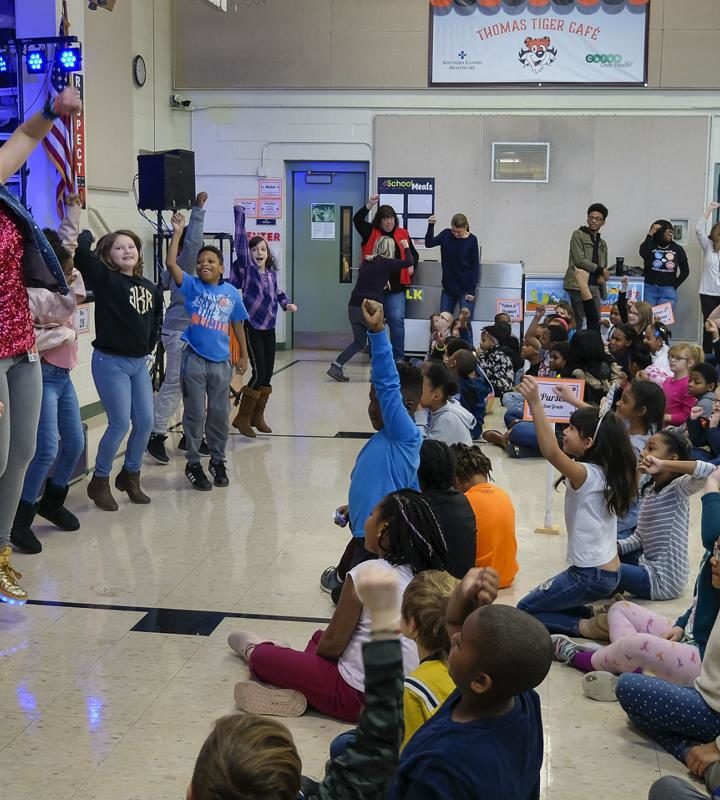 Carbondale students get moving with Jump with Jill – The Southern