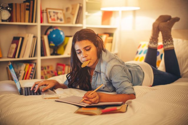 The report shows teenagers are snacking more in lockdown. (Getty Images)