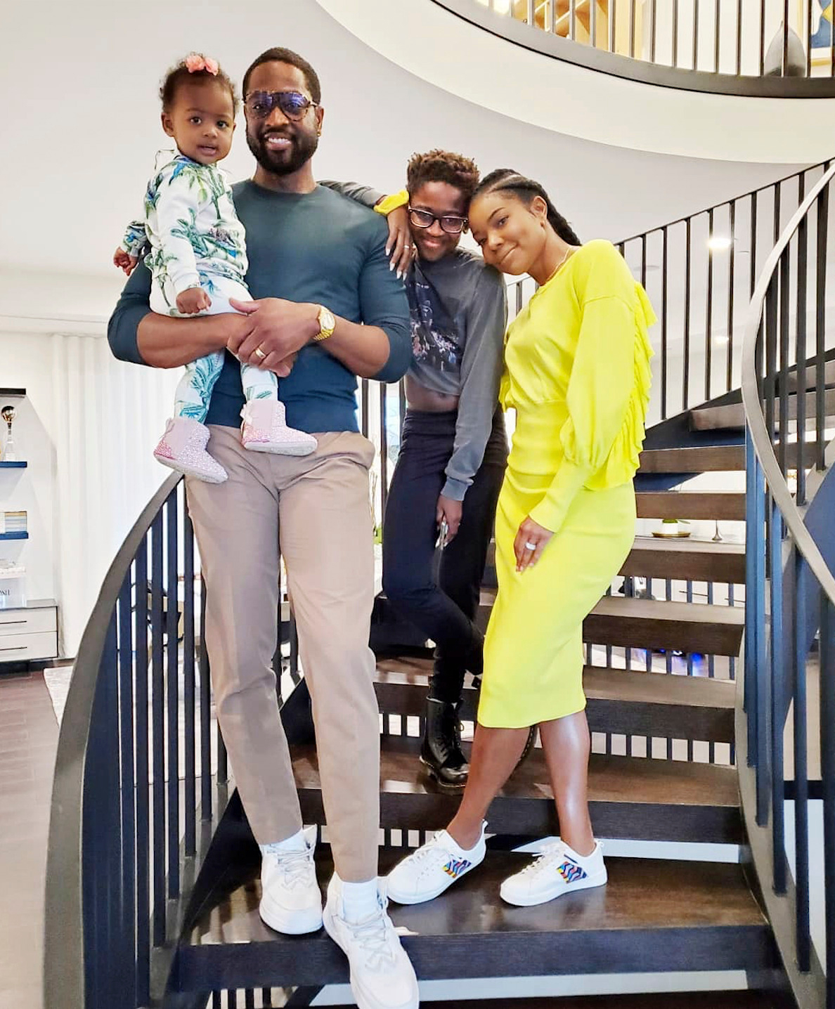 gabrielle union with family