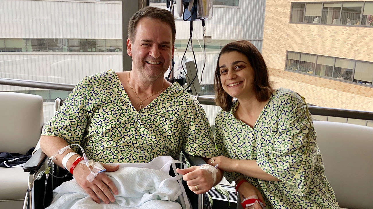 Jim and Amanda see each other first time a day after their successful kidney transplant surgeries. (Courtesy: Amanda Egli)