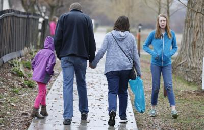 Free-range parenting laws lett kids roam