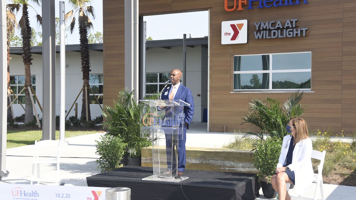 Leon L. Haley Jr., CEO, UF Health Jacksonville and dean, UF College of Medicine – Jacksonville. Also in the pic is Jeanne Bradshaw, director of Rehabilitative Services for UF Health Jacksonville